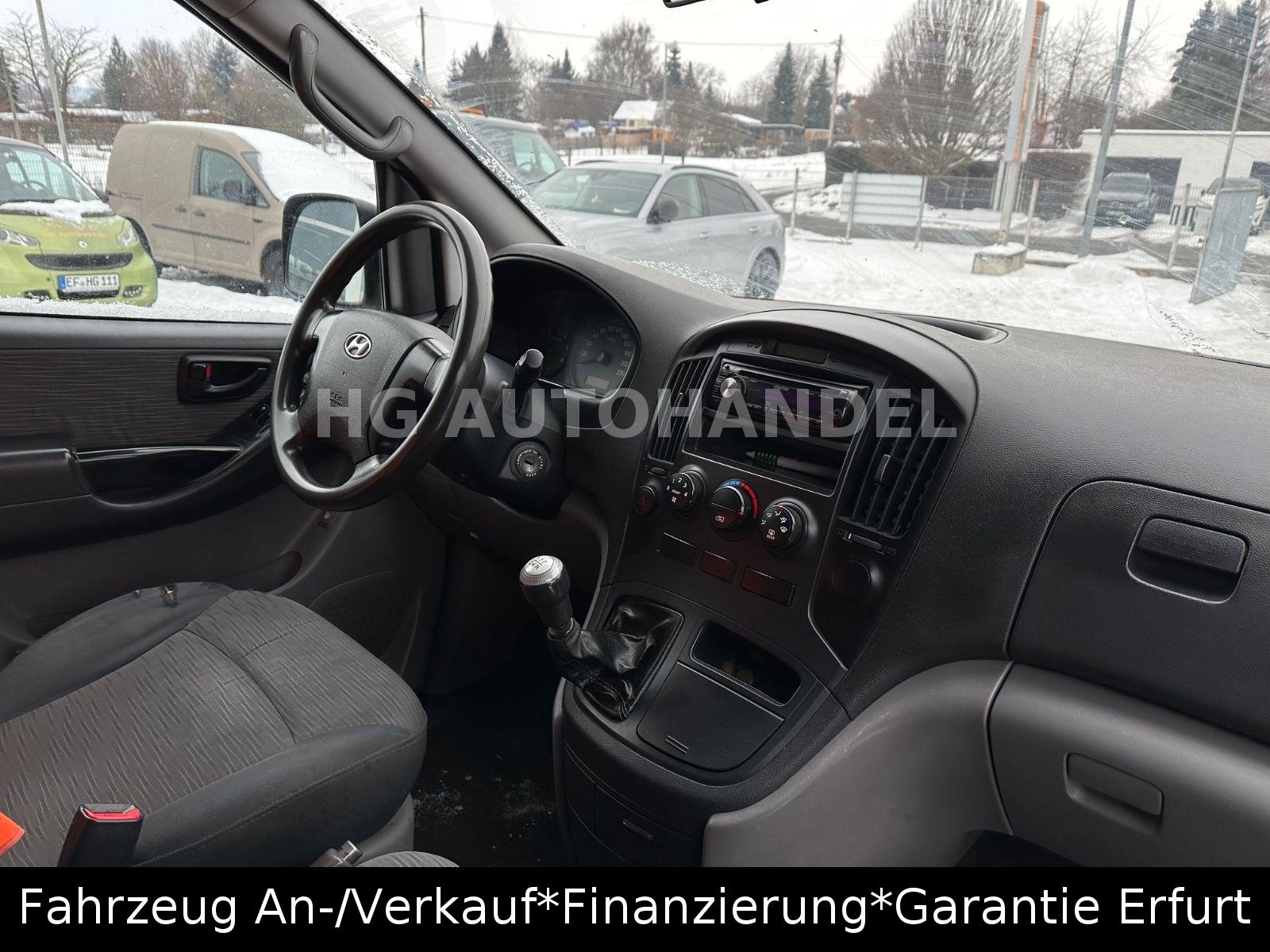 Hyundai H-1 Kasten 8-fach bereift