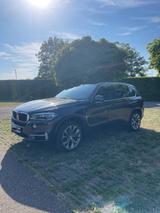 BMW X5 30xd 7Sitzen 3,5tAhK StHzg - BMW 530 SUV