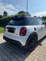 MINI Mini John Cooper Works  - weiße MINI John Cooper Works
