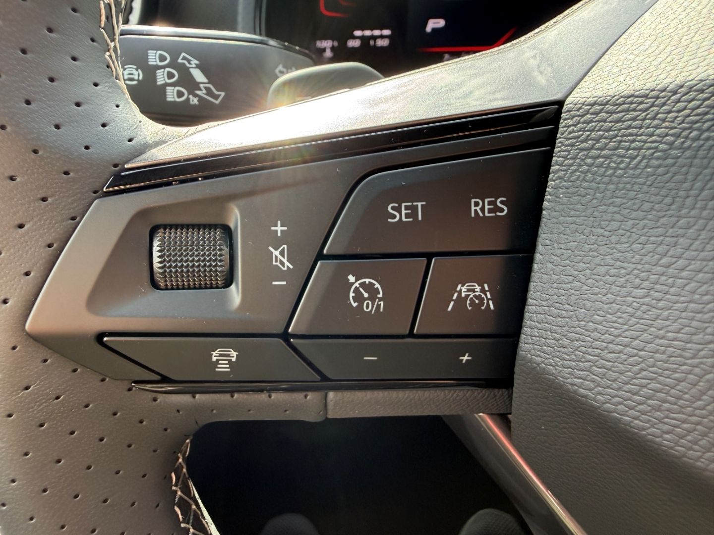 Fahrzeugabbildung SEAT Ibiza 1.0 TSI 85 kW FR DigiCo ACC LED ACC CarPla
