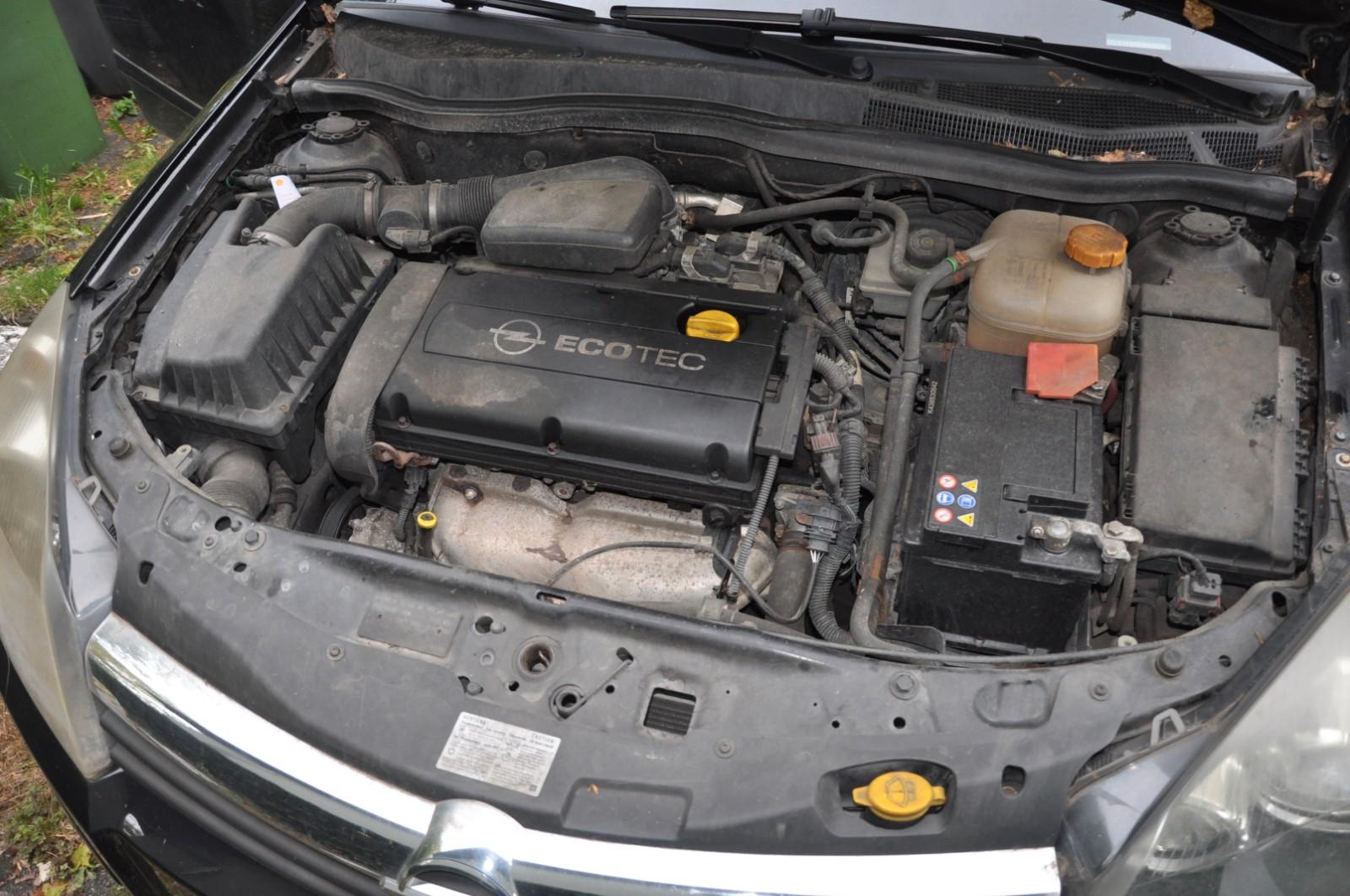 Opel Astra 2006 — interior