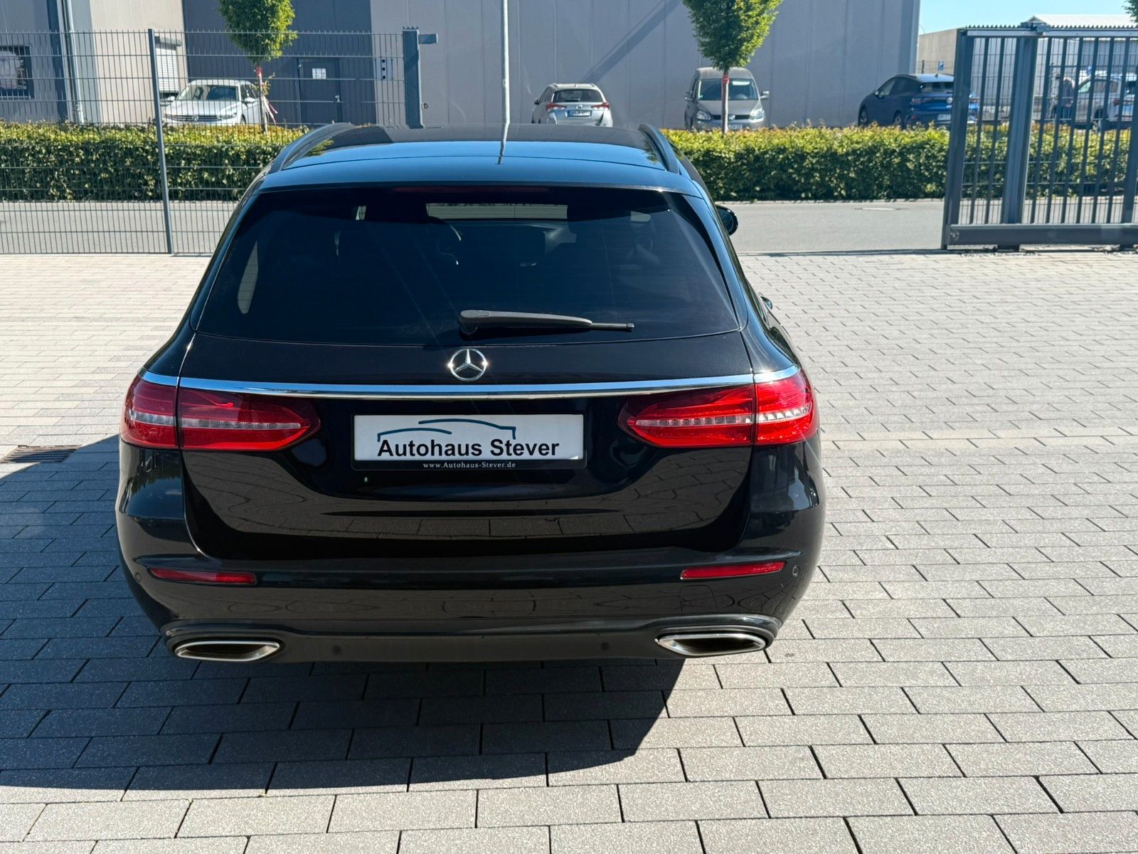 Fahrzeugabbildung Mercedes-Benz T-Modell E 200,Navi,Sitzh.