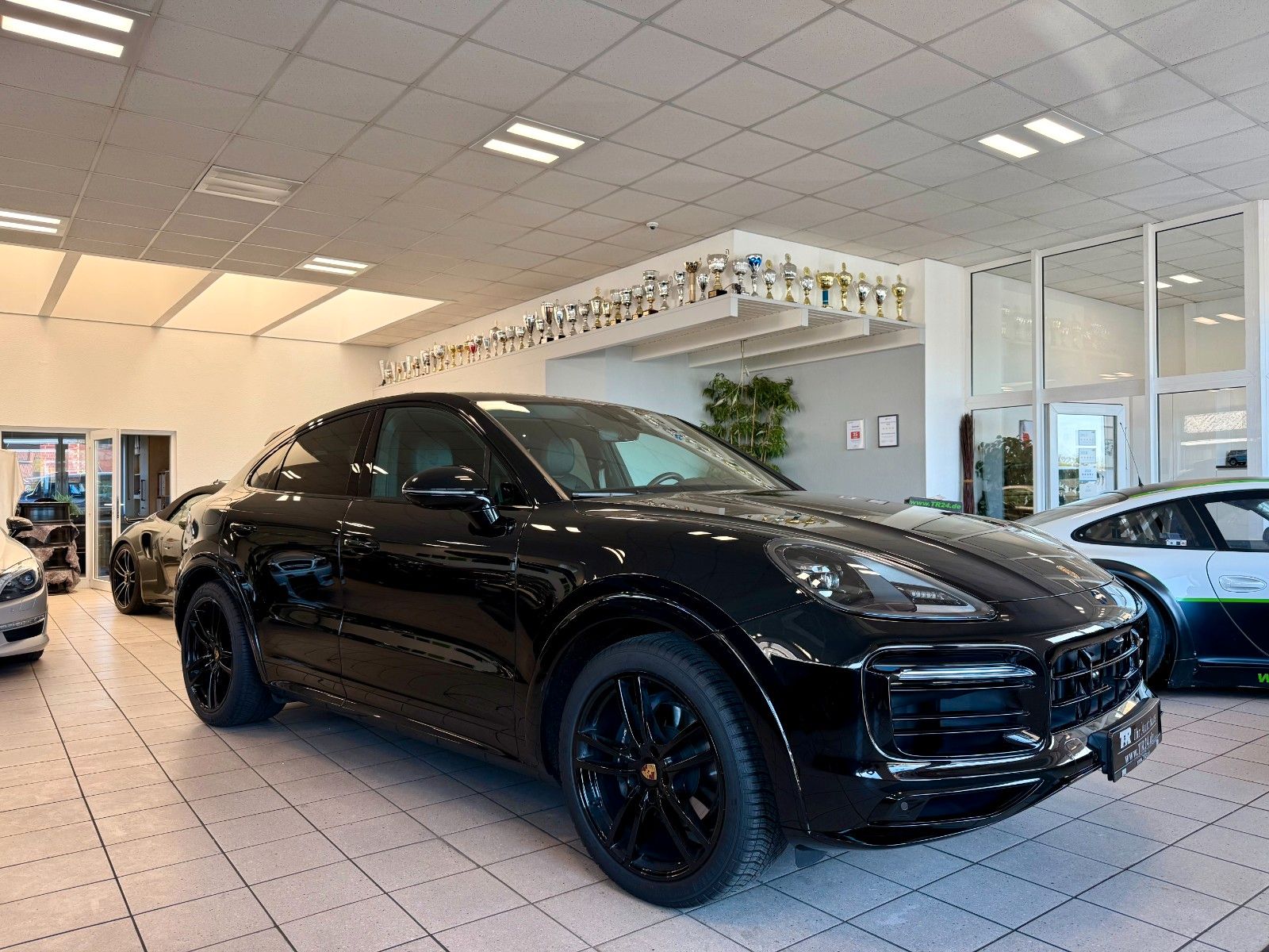 Porsche Cayenne Coupe Platinum Edition SportDesign foto 1