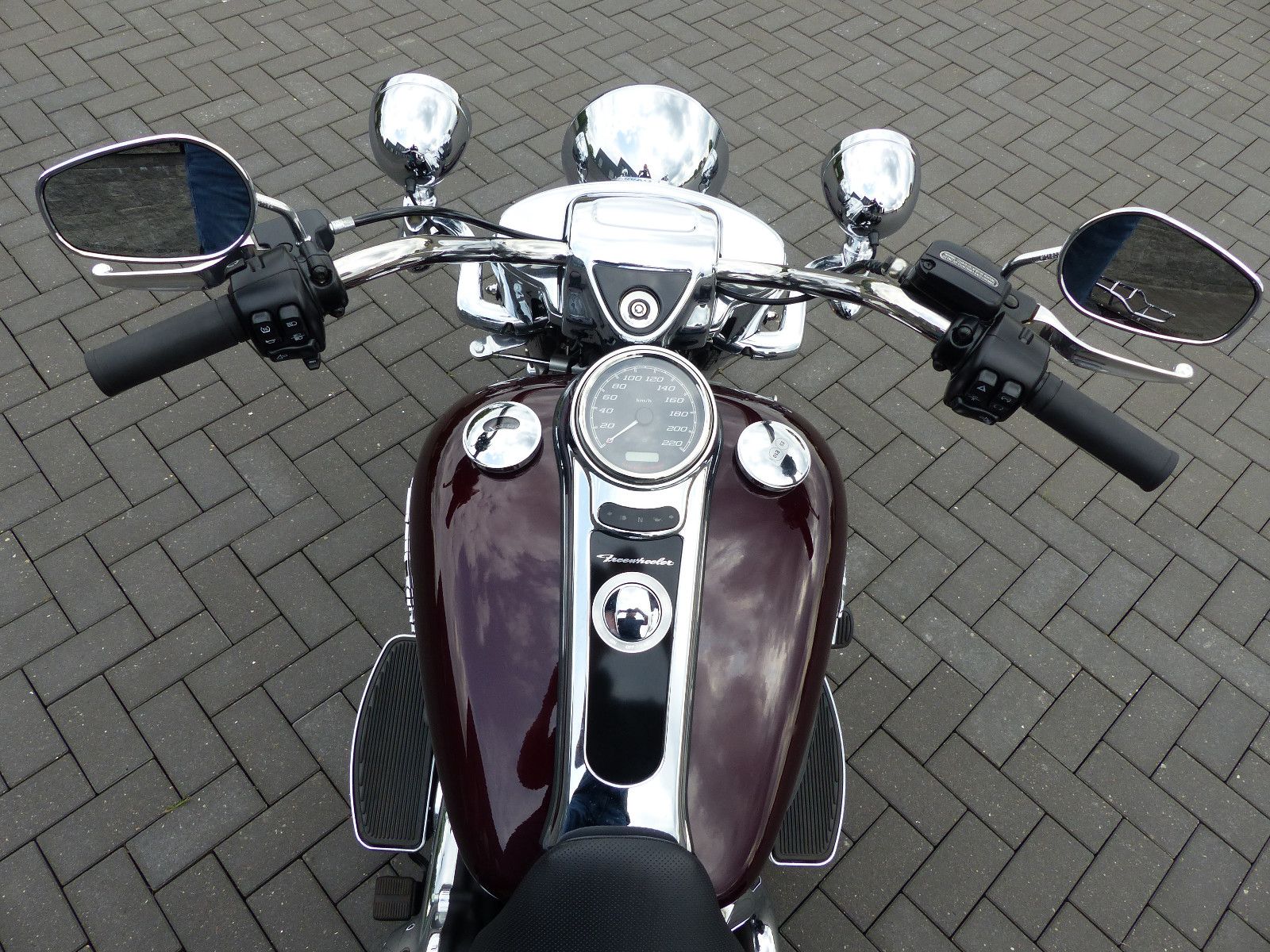 Fahrzeugabbildung Harley-Davidson Freewheeler
