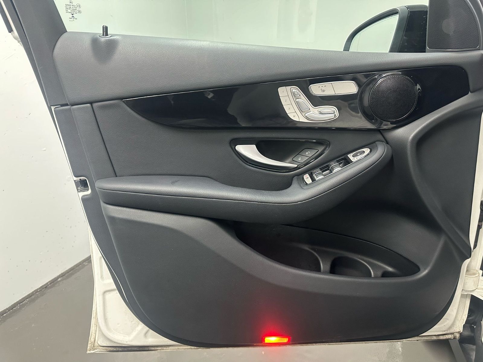 Fahrzeugabbildung Mercedes-Benz GLC 300 d 4MATIC Autom.*NIGHT*360*SPUR*IHC*LED