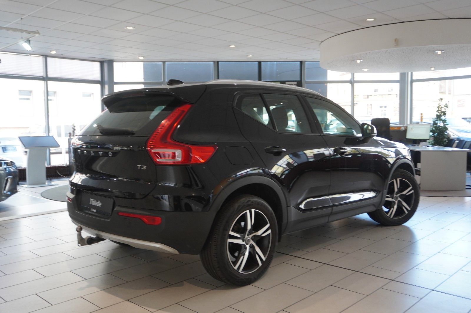 Fahrzeugabbildung Volvo XC40 T3 Momentum Pro LED/NAVI/LEDER/AHK/CAM