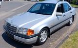 Mercedes-Benz 220 - Mercedes-Benz 220 in Köln