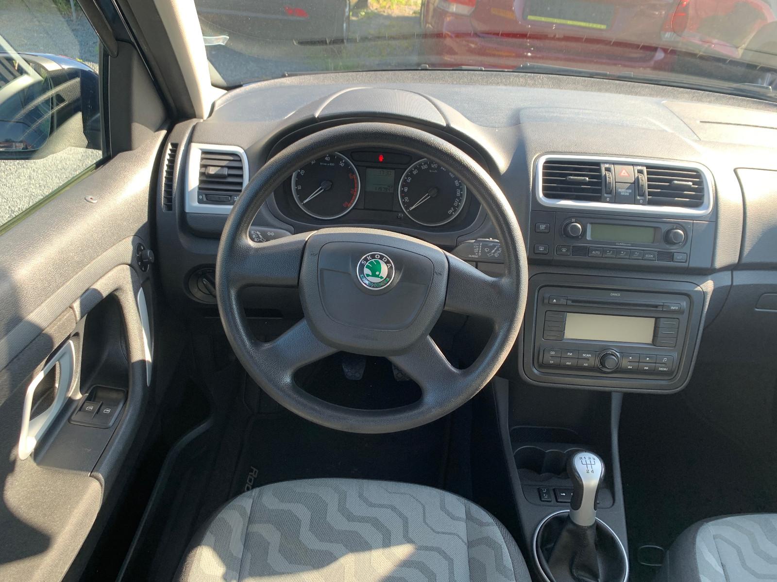 Skoda Roomster 2009 — photo 17