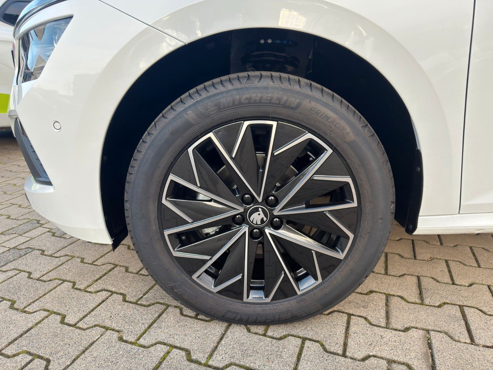 Fahrzeugabbildung SKODA Kamiq Balance 1,5 TSI 110 kW 7-Gang-DSG