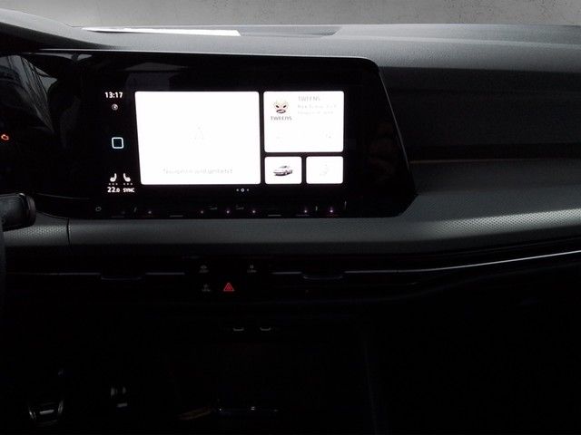 Fahrzeugabbildung Volkswagen Golf VIII TSI Move LED Navi SHZ AID RFK