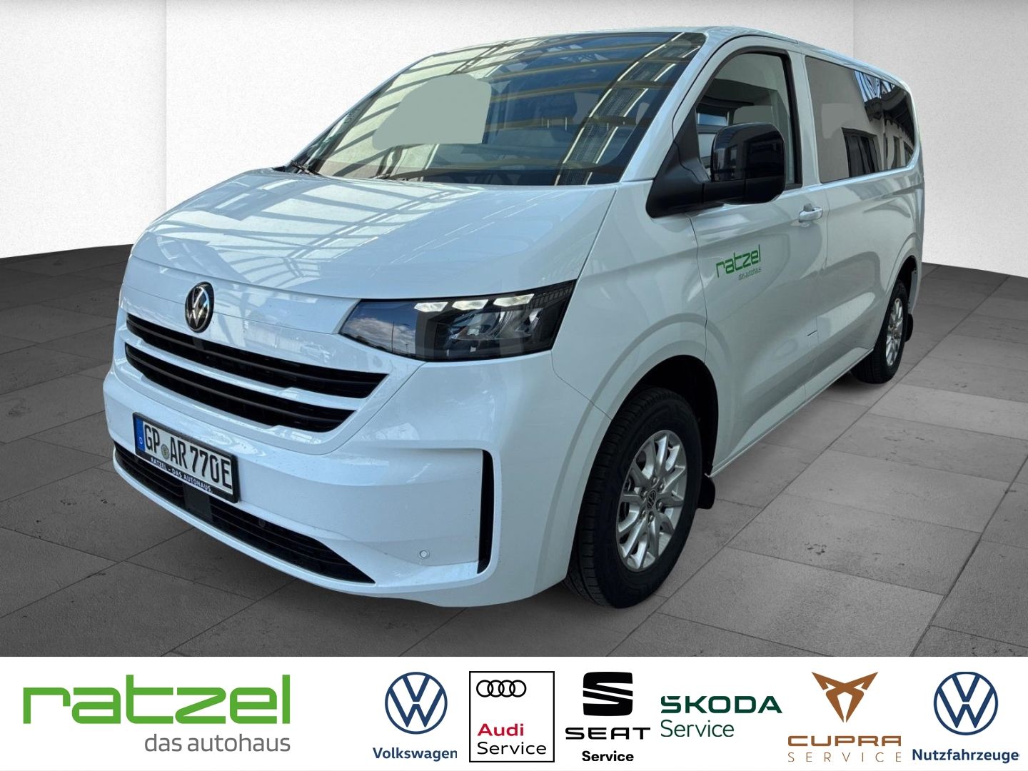 Fahrzeugabbildung Volkswagen T7 Caravelle e-Caravelle 9-Sitzer Life Navi+LED+