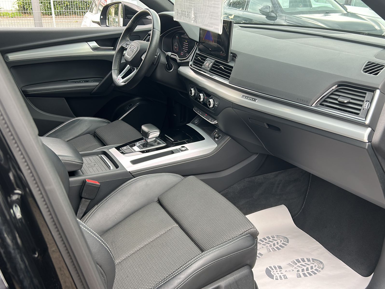 Fahrzeugabbildung Audi Q5 40 TDI quattro S-Line