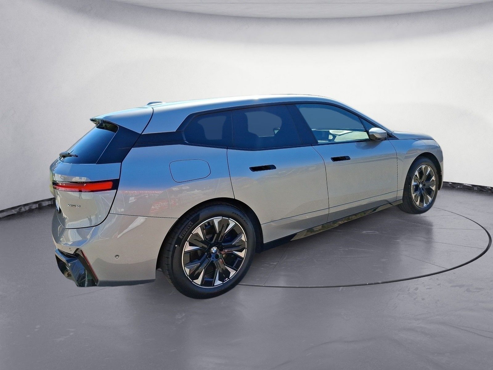 BMW iX xDrive60 MSport Innovationspaket AHK imagem 3