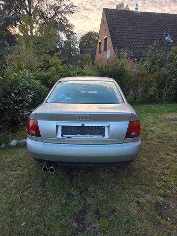 Audi A4 1.6 -