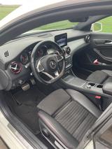 Mercedes-Benz CLA 250 Sport 4MATIC DCT Sport - Mercedes-Benz CLA 250: Coupe