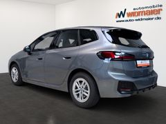 Fahrzeugabbildung BMW 220i Active Tourer -- ACC/AHK/Pano/harman/HeadUp