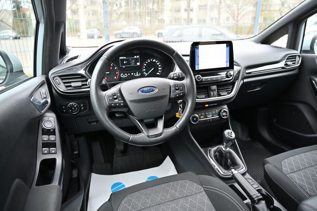 FORD Fiesta 1.0 Active 1Hd Apple Car Play DAB Alu7x17 FORD Fiesta 1.0 Active 1Hd Apple Car Play DAB Alu7x17