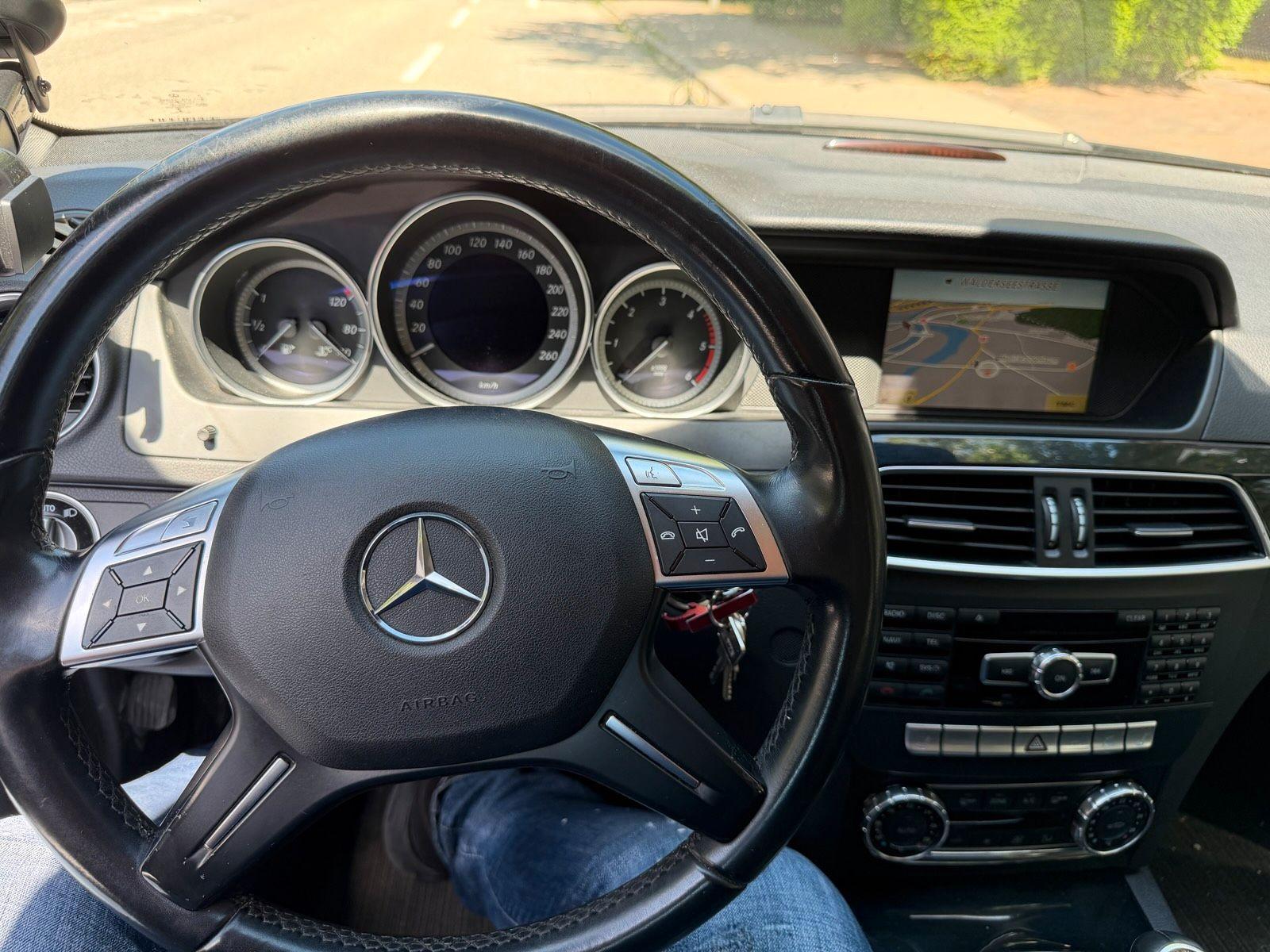 Mercedes-Benz C220 2011 — photo 6