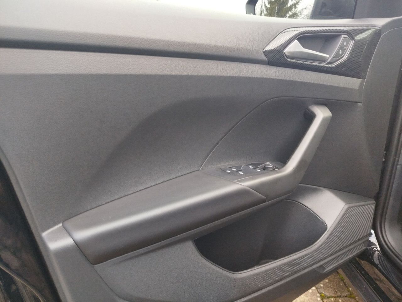 Fahrzeugabbildung Volkswagen T-Cross Life 1.0 TSI 85 kw (115 PS) 7-Gang-DSG
