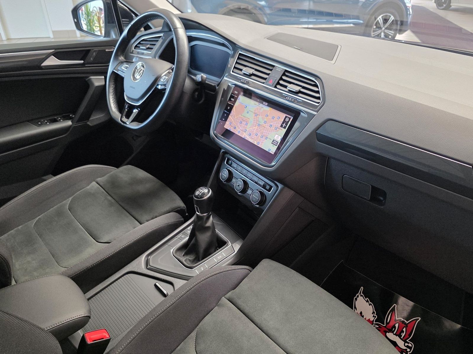 Fahrzeugabbildung Volkswagen Tiguan R-Line/Pano/Keyless/LED/Virtual/Dynaudio