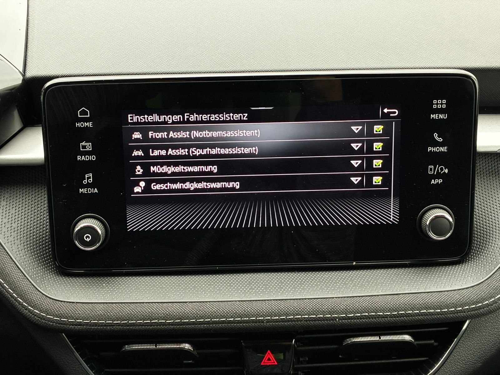 Fahrzeugabbildung SKODA Fabia 1.0 TSI Selection OPF