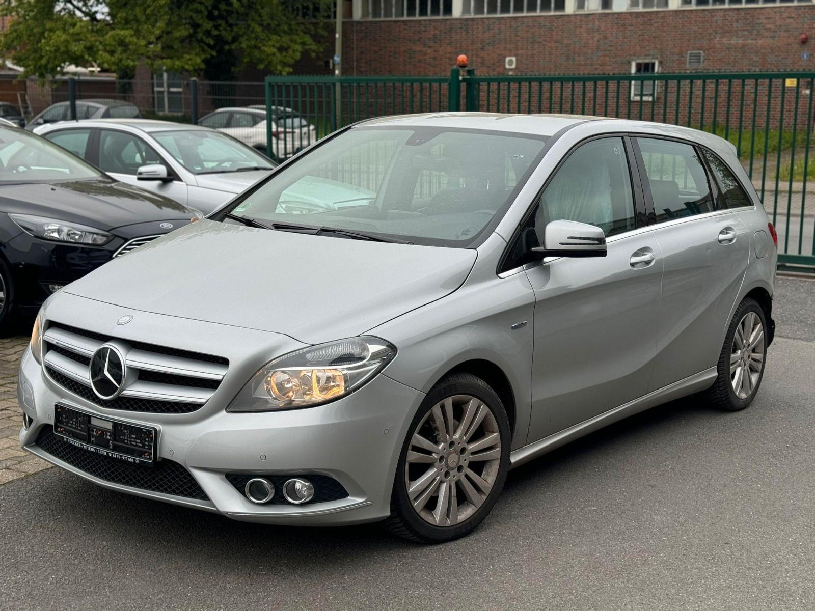 Mercedes-Benz B 180 Automatik Navi SHZ PDC *Unfall Heck