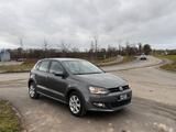 Volkswagen Polo TSI DSG Highline/ 1.Hand / NAVI / SHZ / PDC - Volkswagen Polo aus 2013 mit Benzin-Antrieb: Kleinwagen