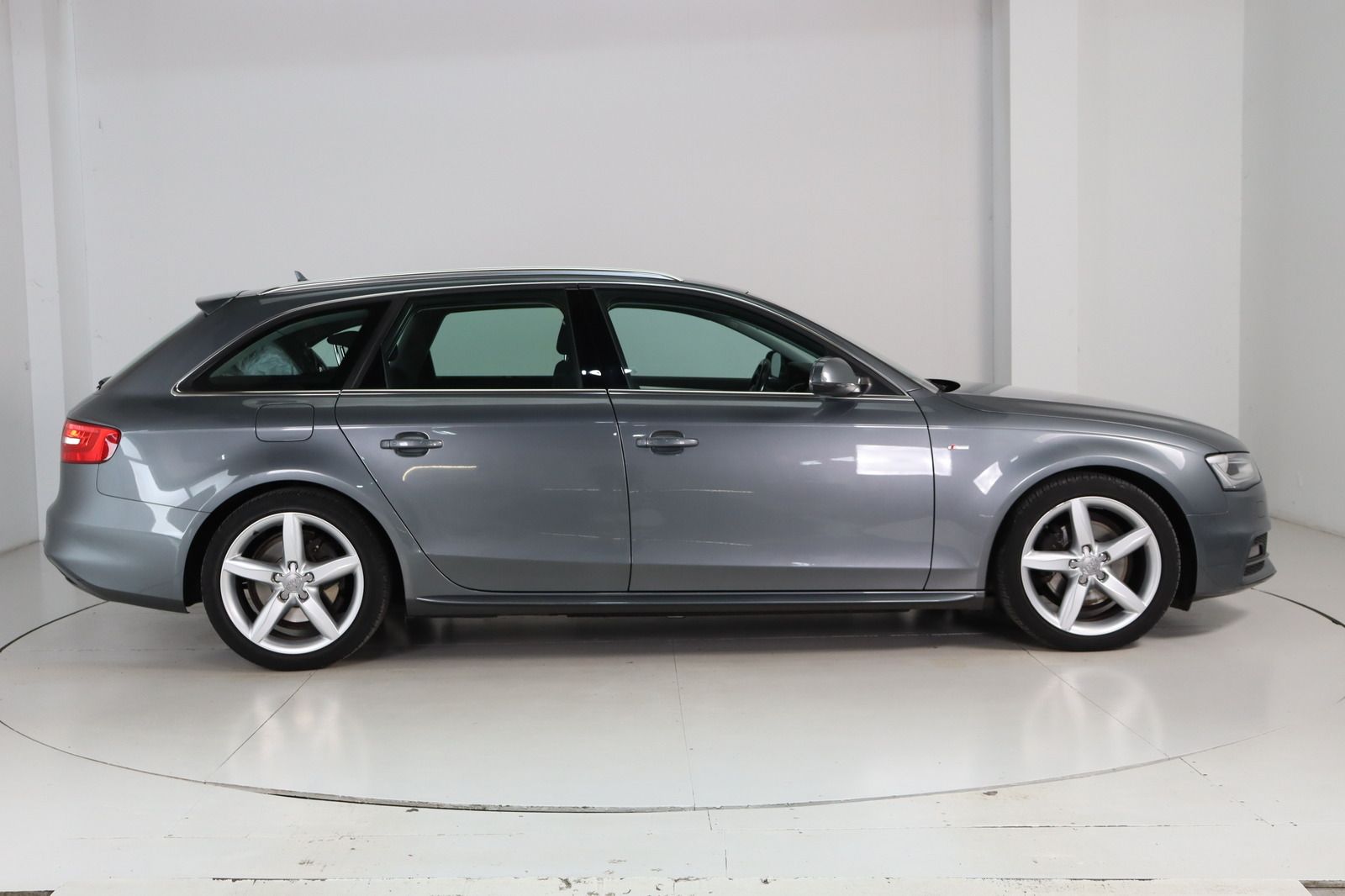 Fahrzeugabbildung Audi A4 Avant 2.0 TDI S-line * Bi- Xenon * Navi * Amb
