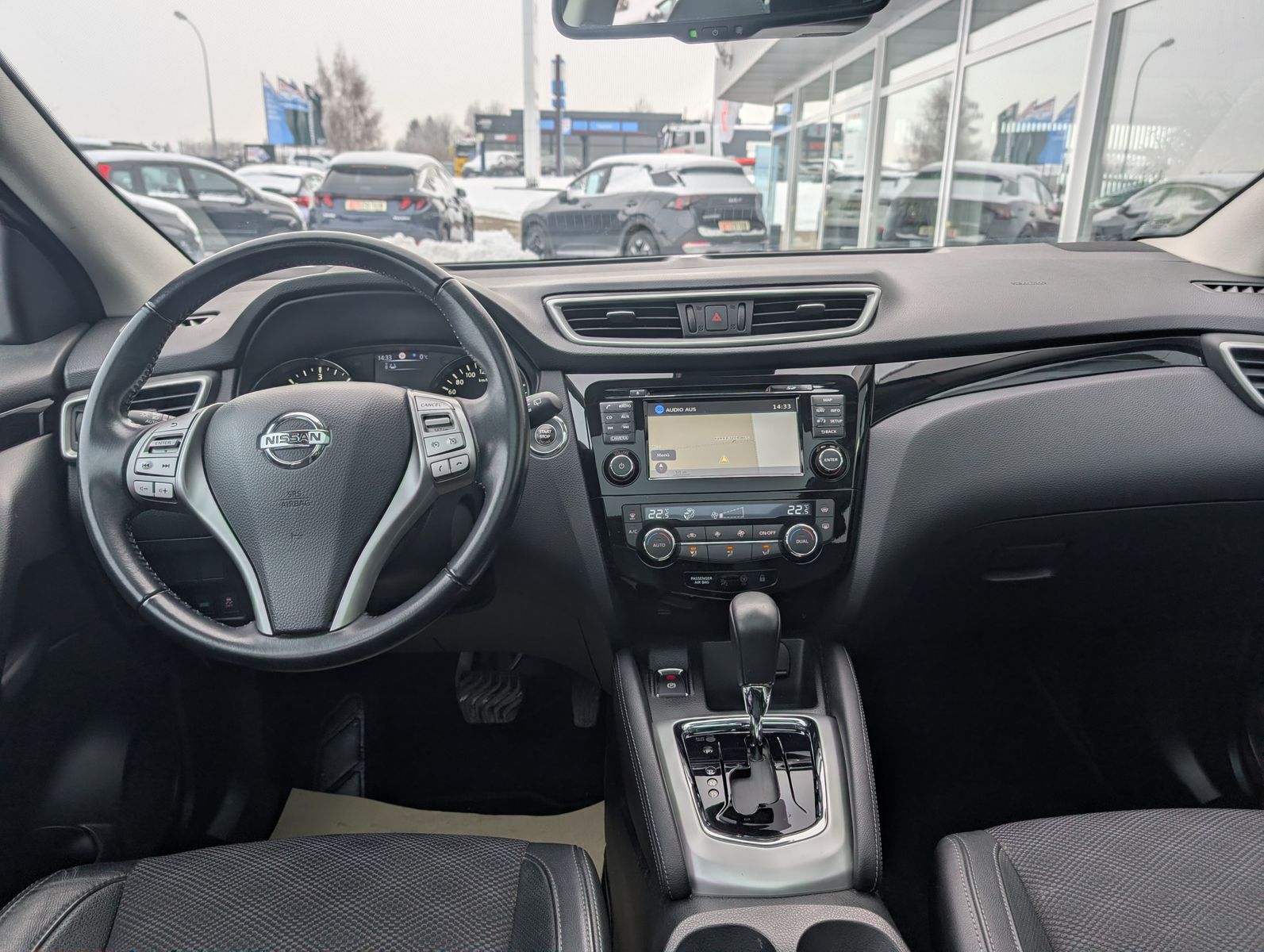 Fahrzeugabbildung Nissan Qashqai 1.6 dCi X-Tronic TEKNA AHK PANO NAVI