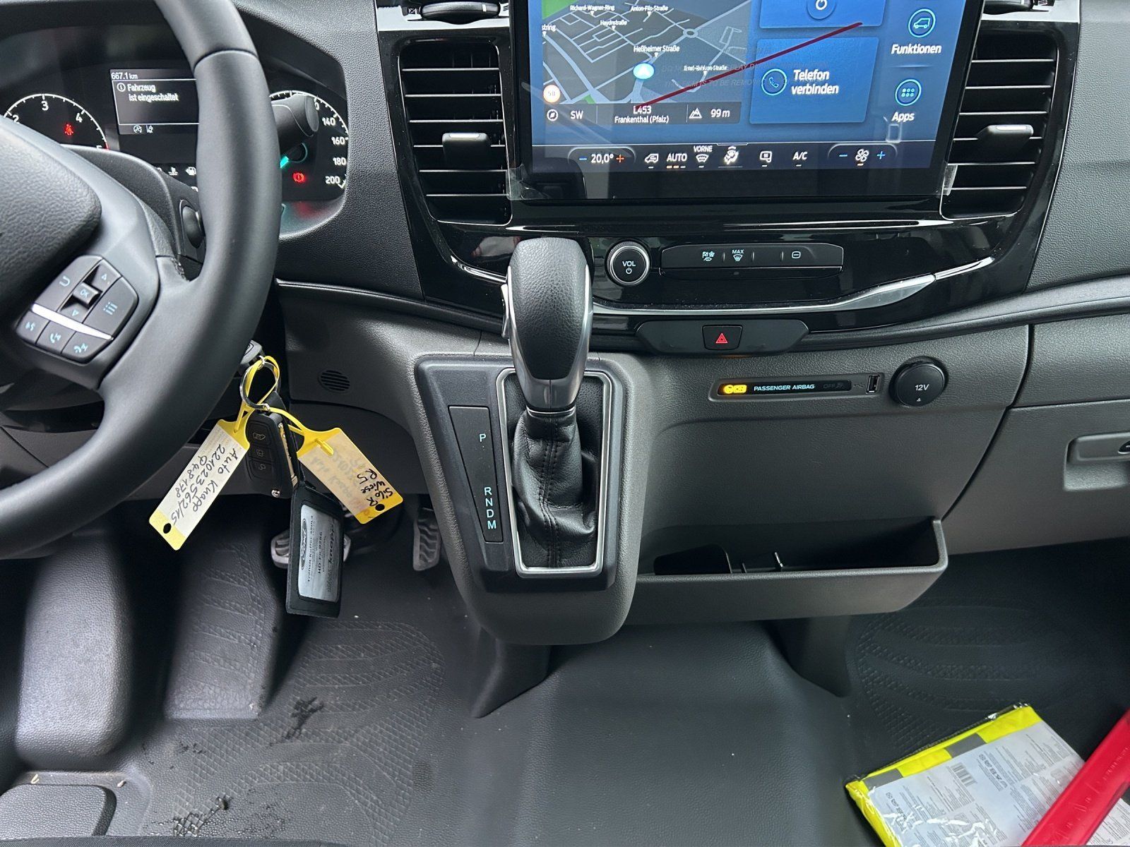 Fahrzeugabbildung Ford Transit L4 Einzelkabine Koffer GJR Ladebordwand