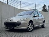 Peugeot 307 2.0 Automatik Epok/Teilleder/Navi/SHZ/LM M+S - Peugeot 307: mit Navigationssystem