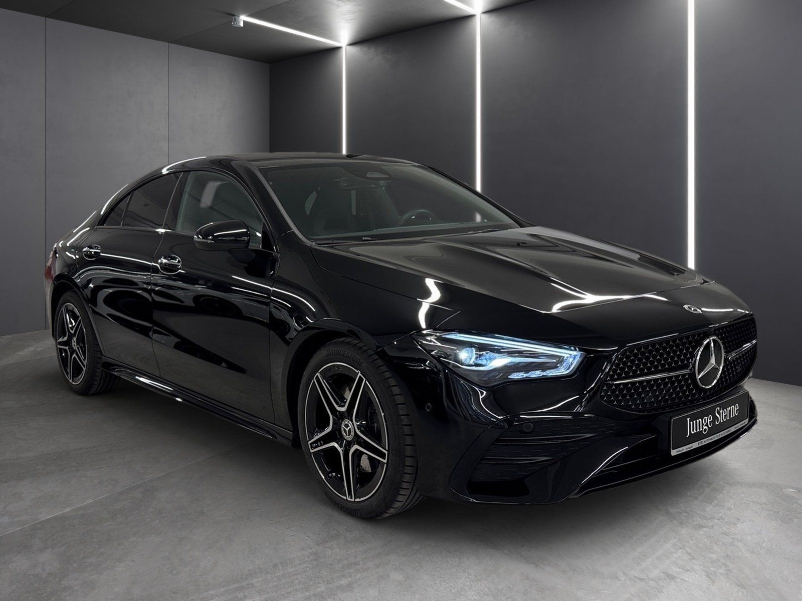 Fahrzeugabbildung Mercedes-Benz CLA 200 AMG Line*Night*Kamera*LED*Ambiente*Keyle