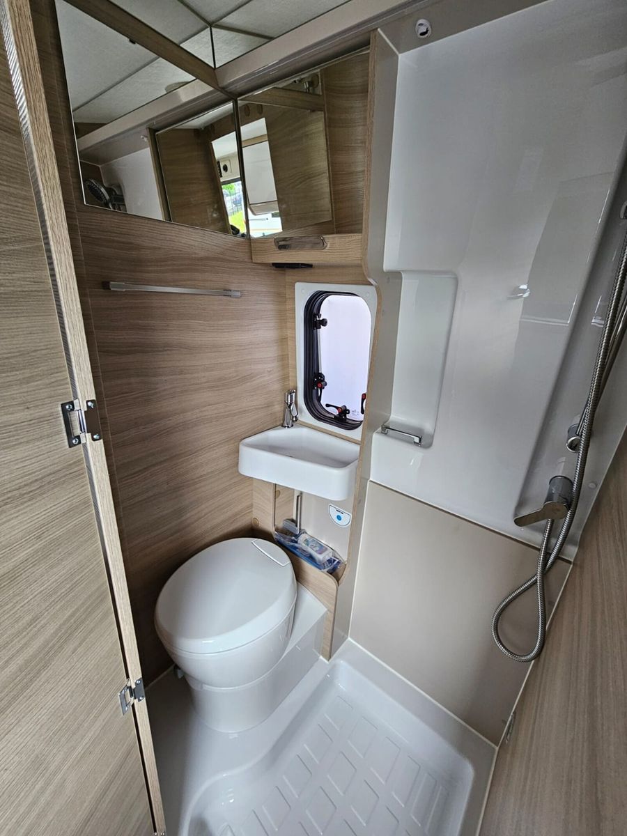 Fahrzeugabbildung Forster Vantasy FV599HB Autom.140PS