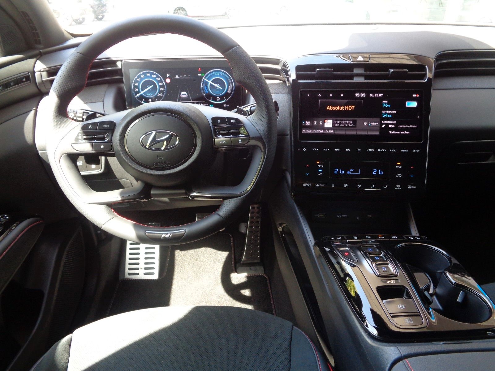 Fahrzeugabbildung Hyundai TUCSON 1.6 T-GDI PHEV AT 4WD N-LINE SITZP. SD