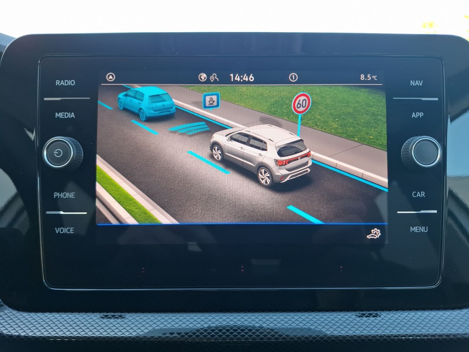 Fahrzeugabbildung Volkswagen T-Cross TSI Life LED CarPlay AID ACC PDC SH LM