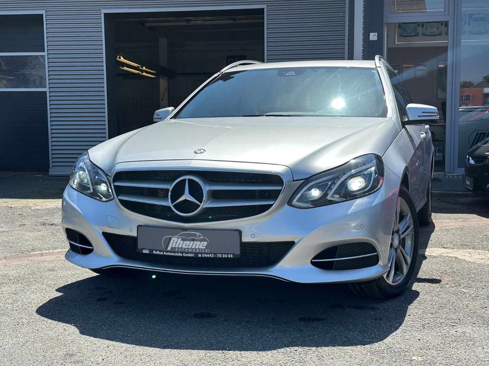 MERCEDES-BENZ E 220 T BlueTec*MULTIBEAM*AVANTGARDE*LED*SHZ*9G*
