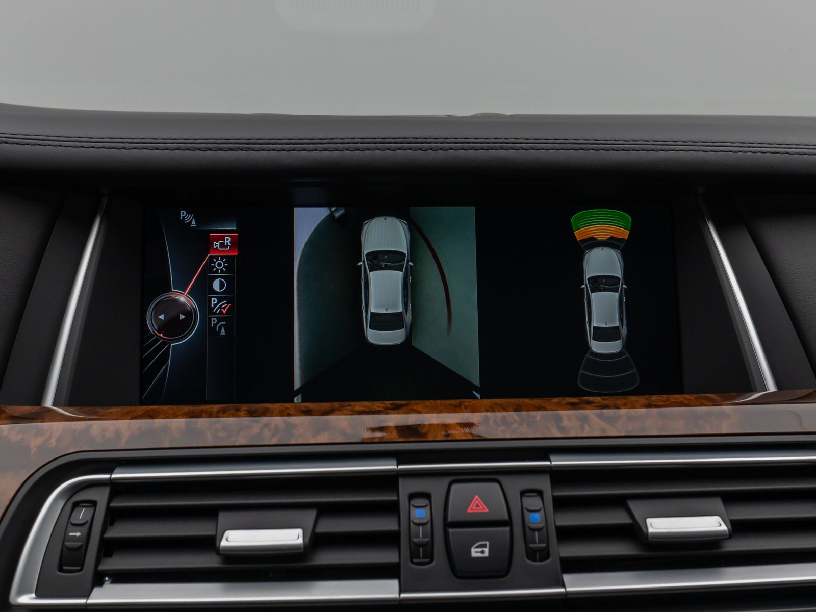 Fahrzeugabbildung BMW 760 Li M Sport Glasdach B&O HUD SoftCl NightVisi