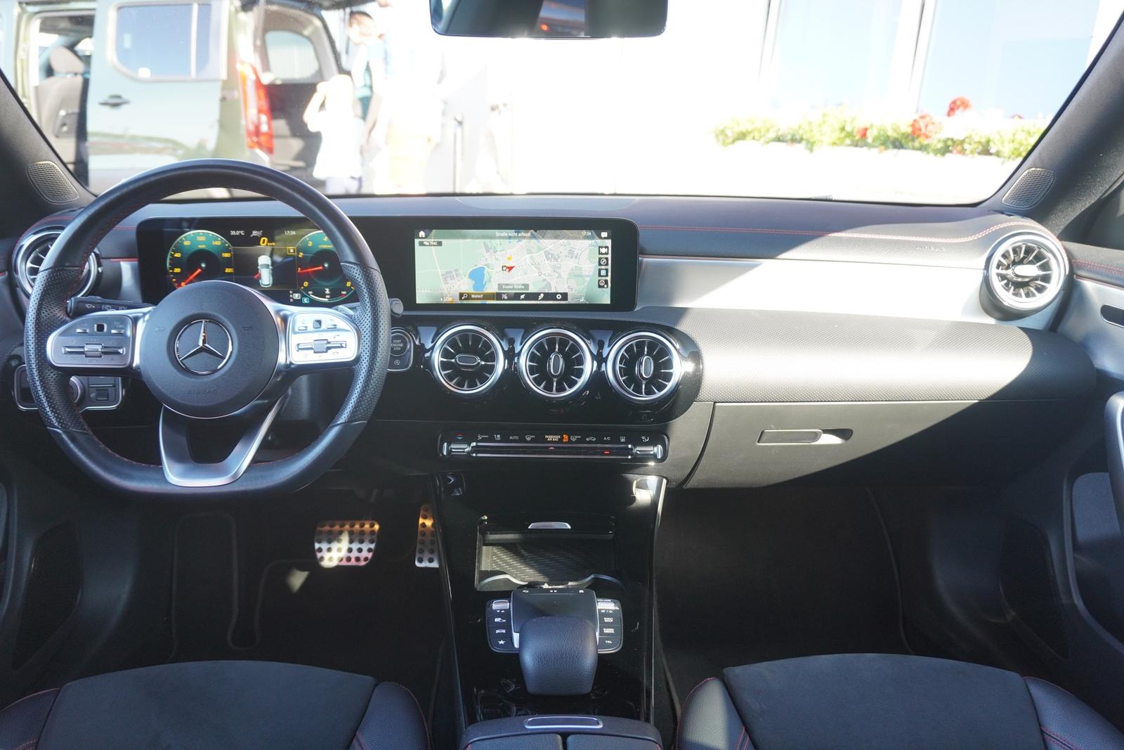 Mercedes-Benz CLA AMG Line LED Navi 360° AHK Panorama ACC, миниатюра 16