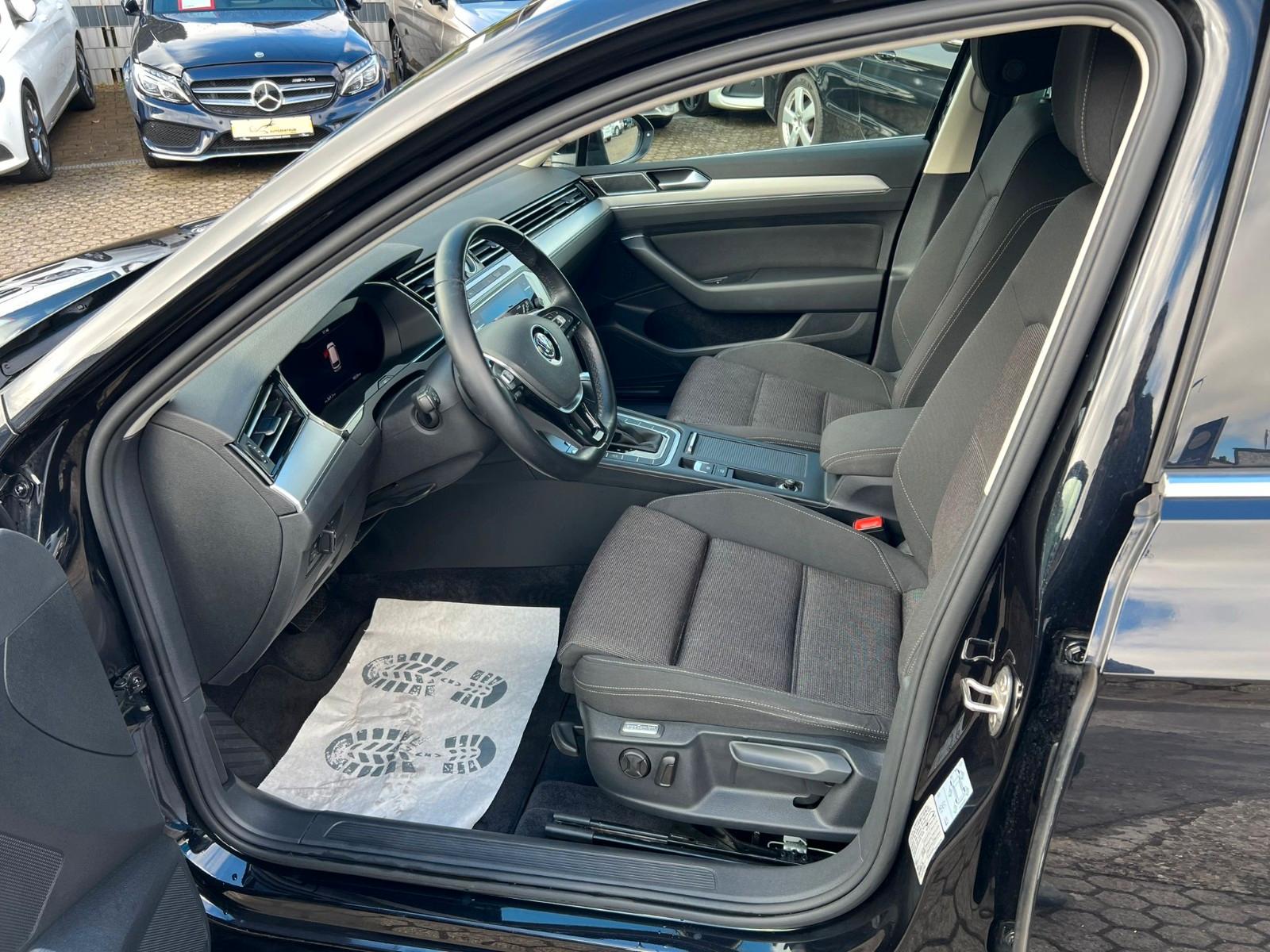 Volkswagen Passat Comfortline LED/KAMERA/NAVI/SHZ/ACC