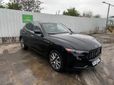 Maserati Levante Benzin 3.0 V6 316kW S 4x4 Auto S - schwarze Maserati Levante