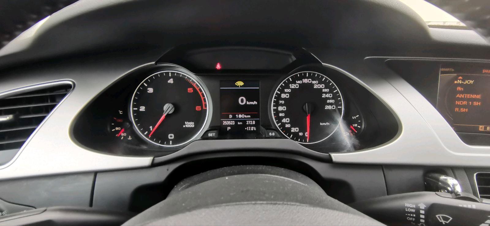 Audi A4 2010 — photo 5