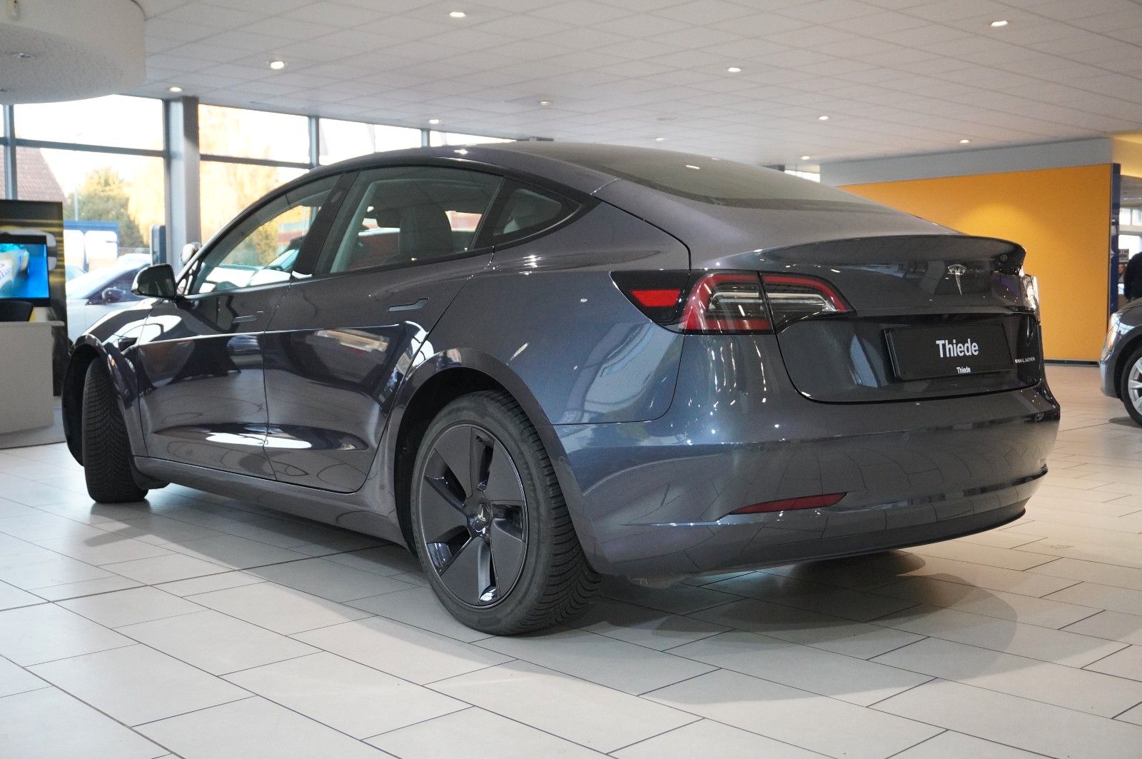 Fahrzeugabbildung Tesla Model 3 LONGRANGE DUAL-MOTOR NAVI/KAMERA/SHZ/AMD