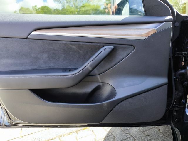 Fahrzeugabbildung Tesla Model 3 PERFORM AWD PANO+NAVI+STDHZ+LED+SHZ+KAM+