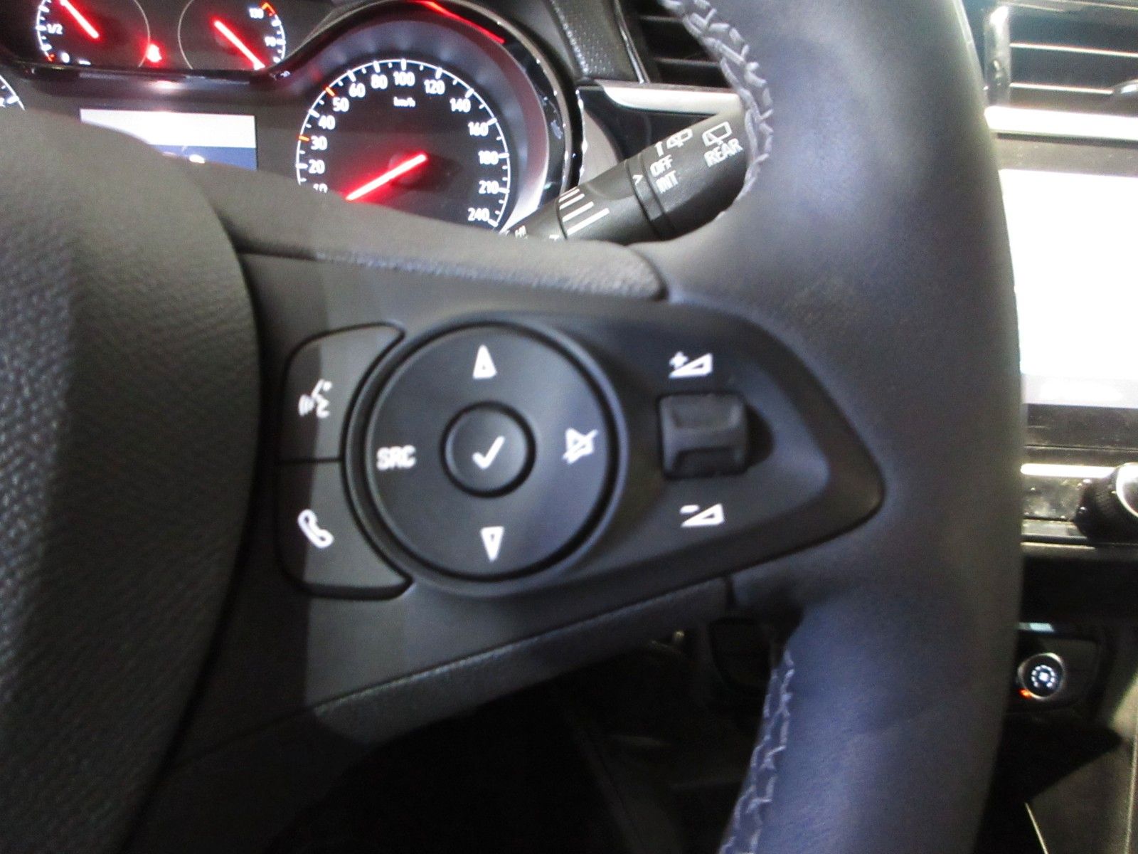 Fahrzeugabbildung Opel Corsa 1.2 T Elegance LED/NAVI/PDC/ALU/TEMPO