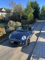 MINI Cooper Cabrio F57 136 PS - blaue MINI Cooper Cabrio
