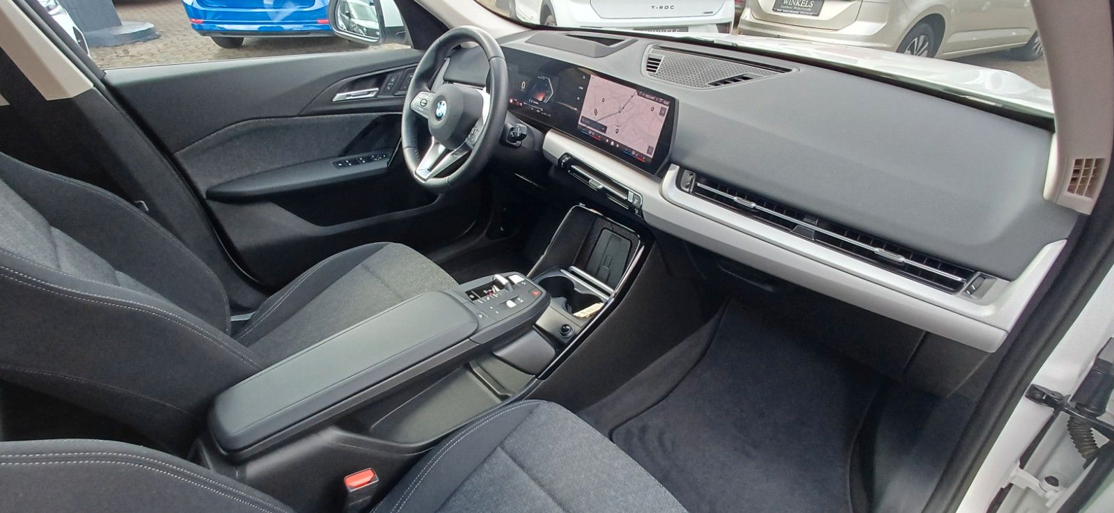 BMW X1 sDrive18iA-Klimaa-Navi-360°-Memory-HeadUp-SHS foto 8
