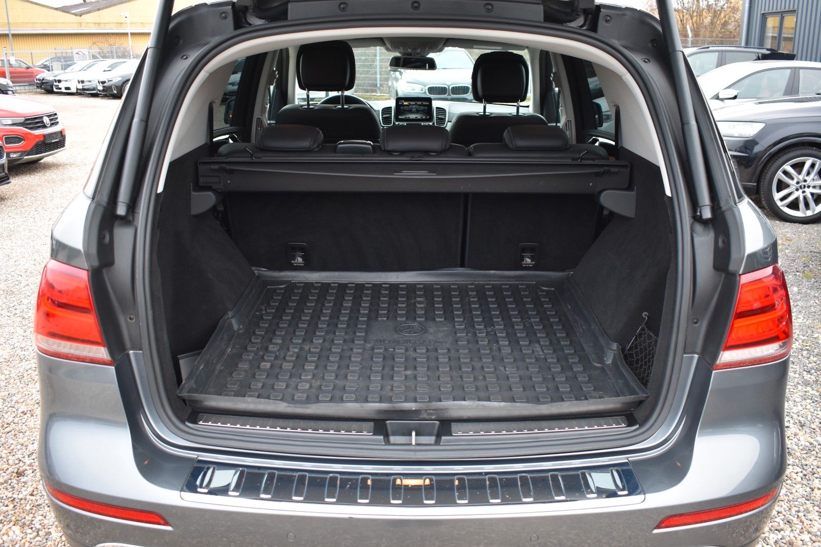 Fahrzeugabbildung Mercedes-Benz GLE 400 4Matic Distronic AHK 21* Keyless-go