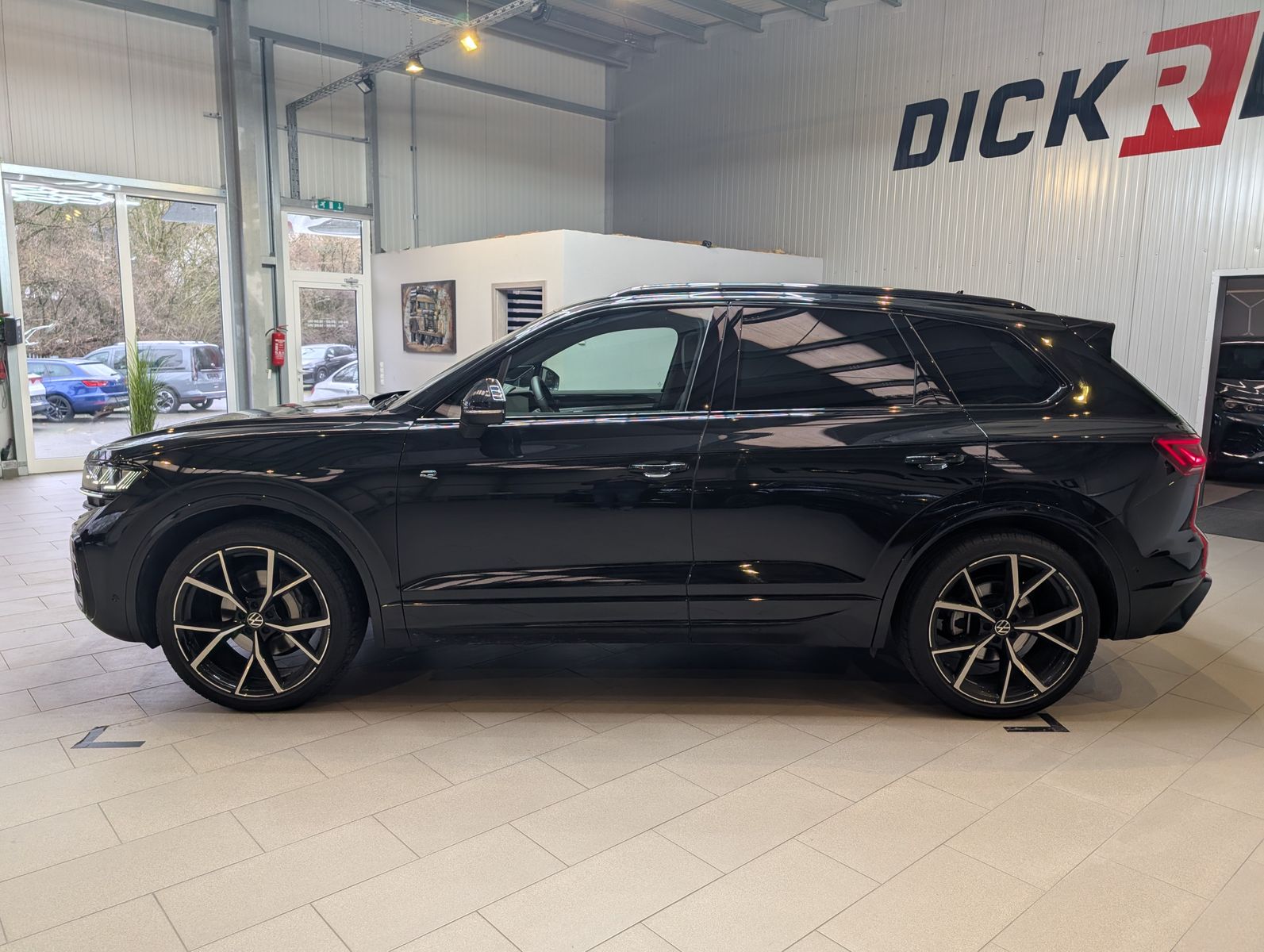 Fahrzeugabbildung Volkswagen Touareg 3.0TDI 4M R-Line VOLL Black 22" UPE 114T