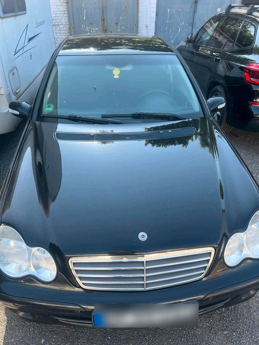 Mercedes-Benz C 220