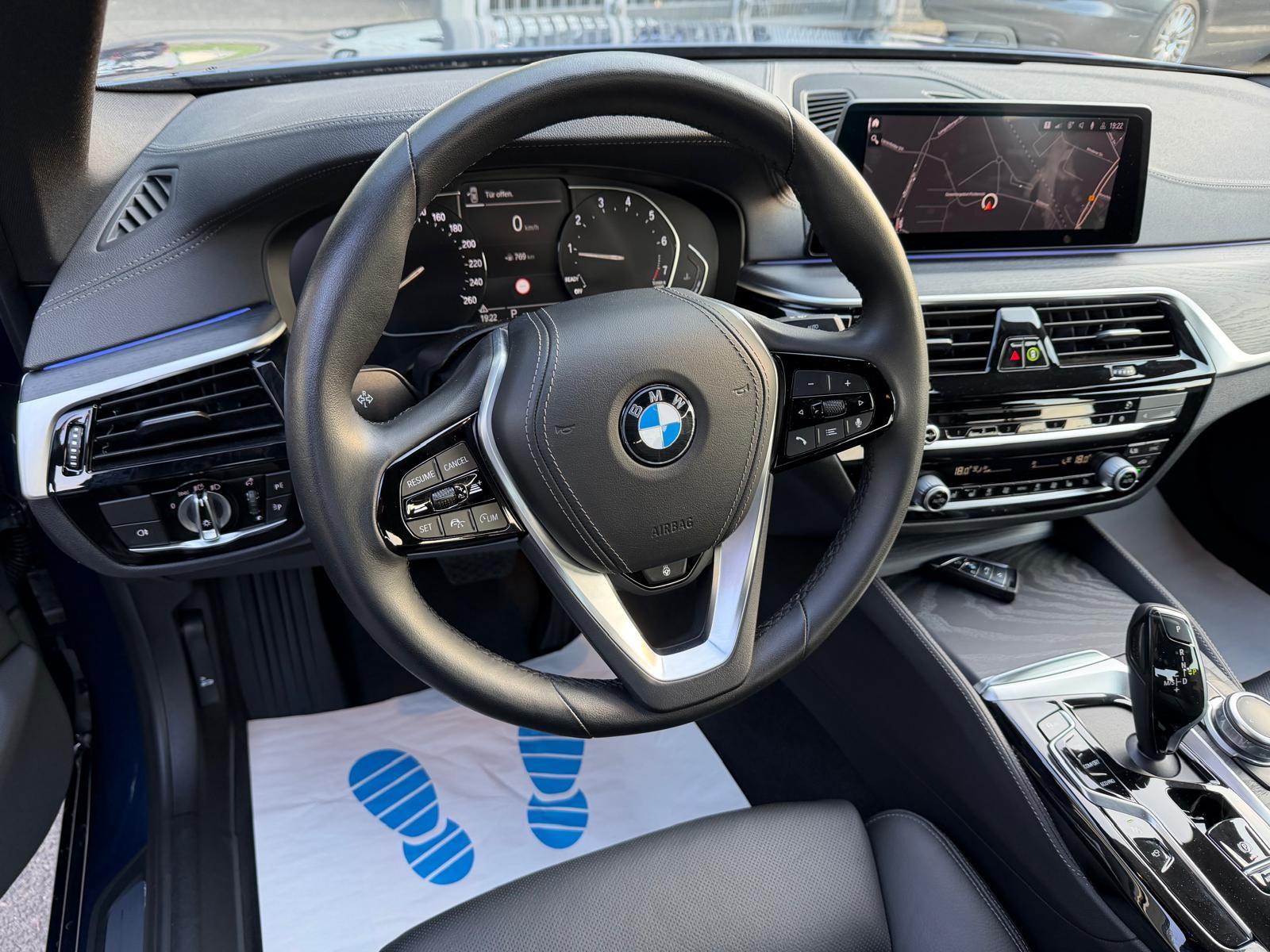BMW 520 i Luxury Line*1.Hand*Erst 20 Tkm*LED*Navi*